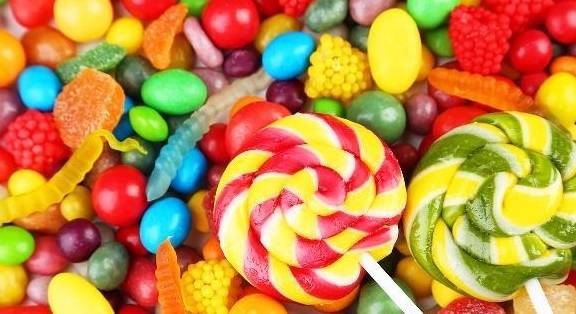 带娃需警惕 这些食物易致积食，你家孩子还在吃糖吗？
